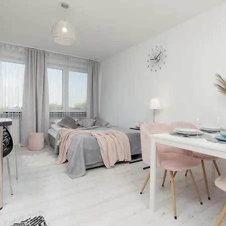 Apartament Bright & Cozy Near Metro Marymont By Renters Warszawa