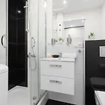Bright & Cozy Near Metro Marymont By Renters * Warsaw
