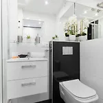 Bright & Cozy Near Metro Marymont By Renters Warsaw