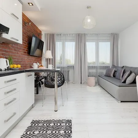 Bright & Cozy Near Metro Marymont By Renters * Varşova